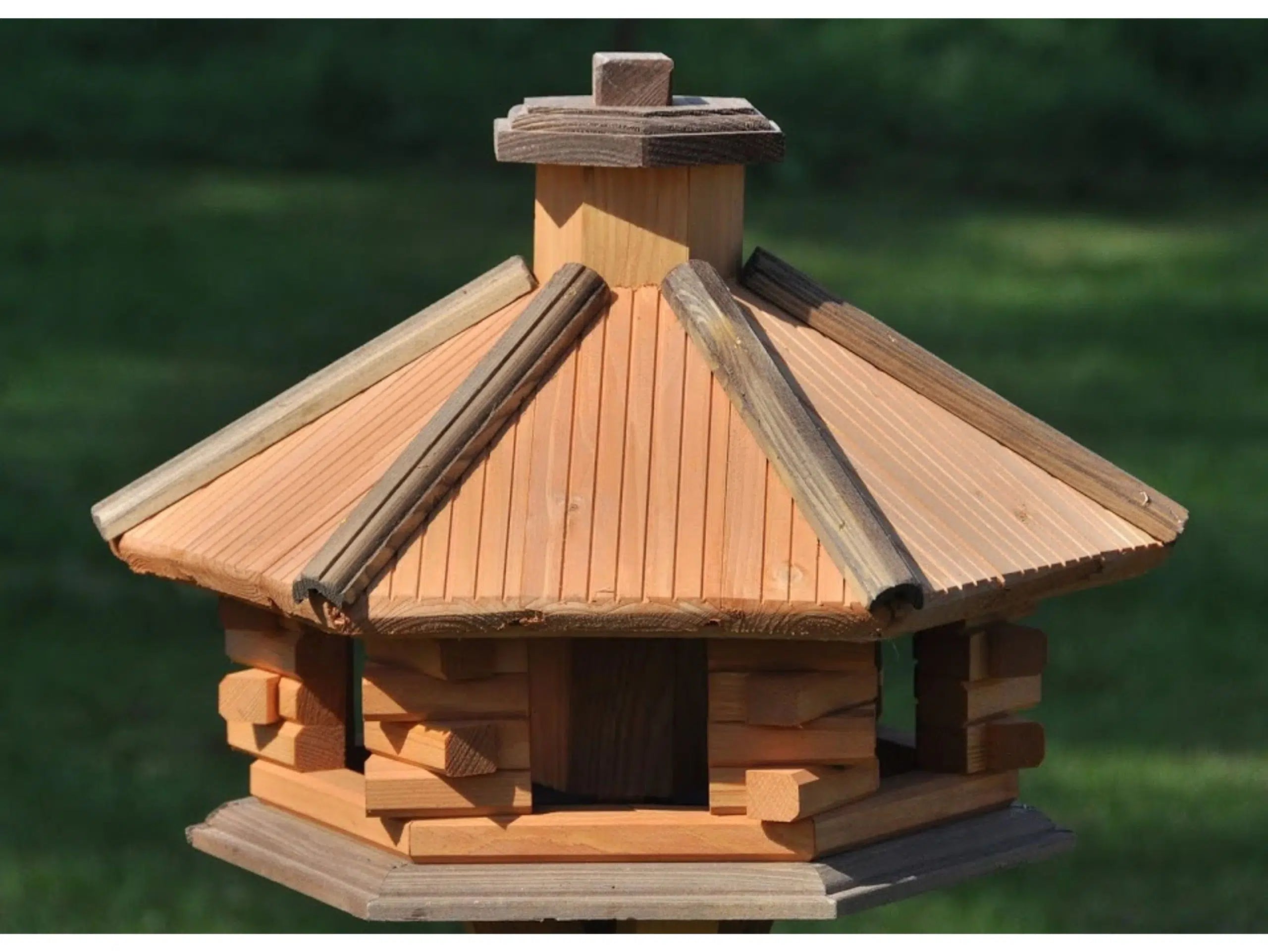 Vogelhaus 6-eckig mit Futtersilo