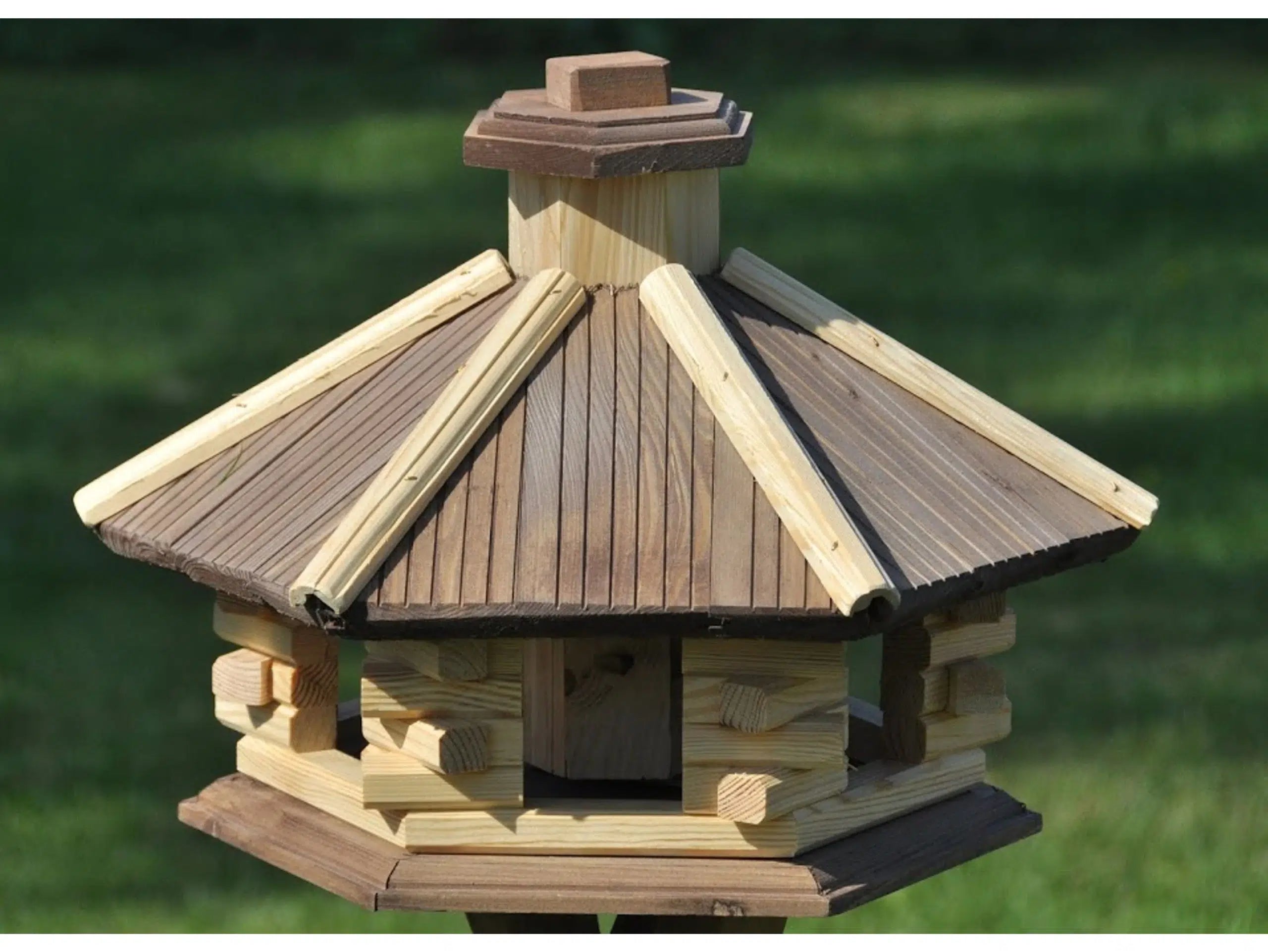 Vogelhaus 6-eckig mit Futtersilo