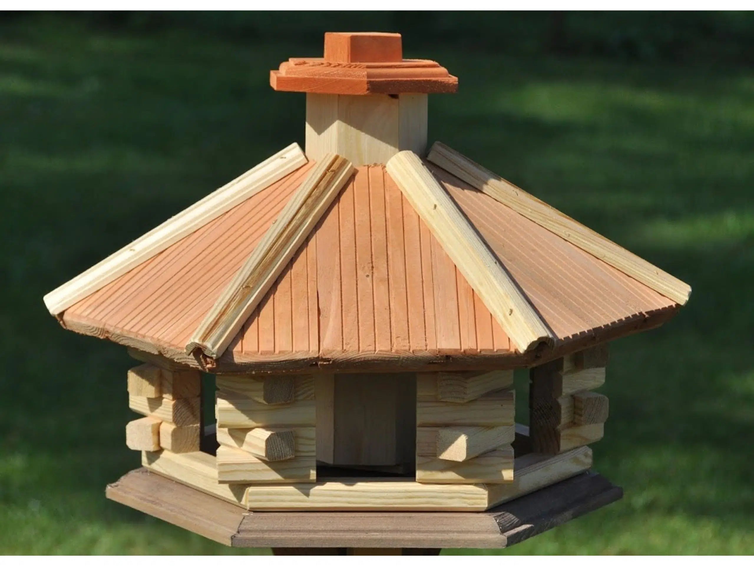 Vogelhaus 6-eckig mit Futtersilo